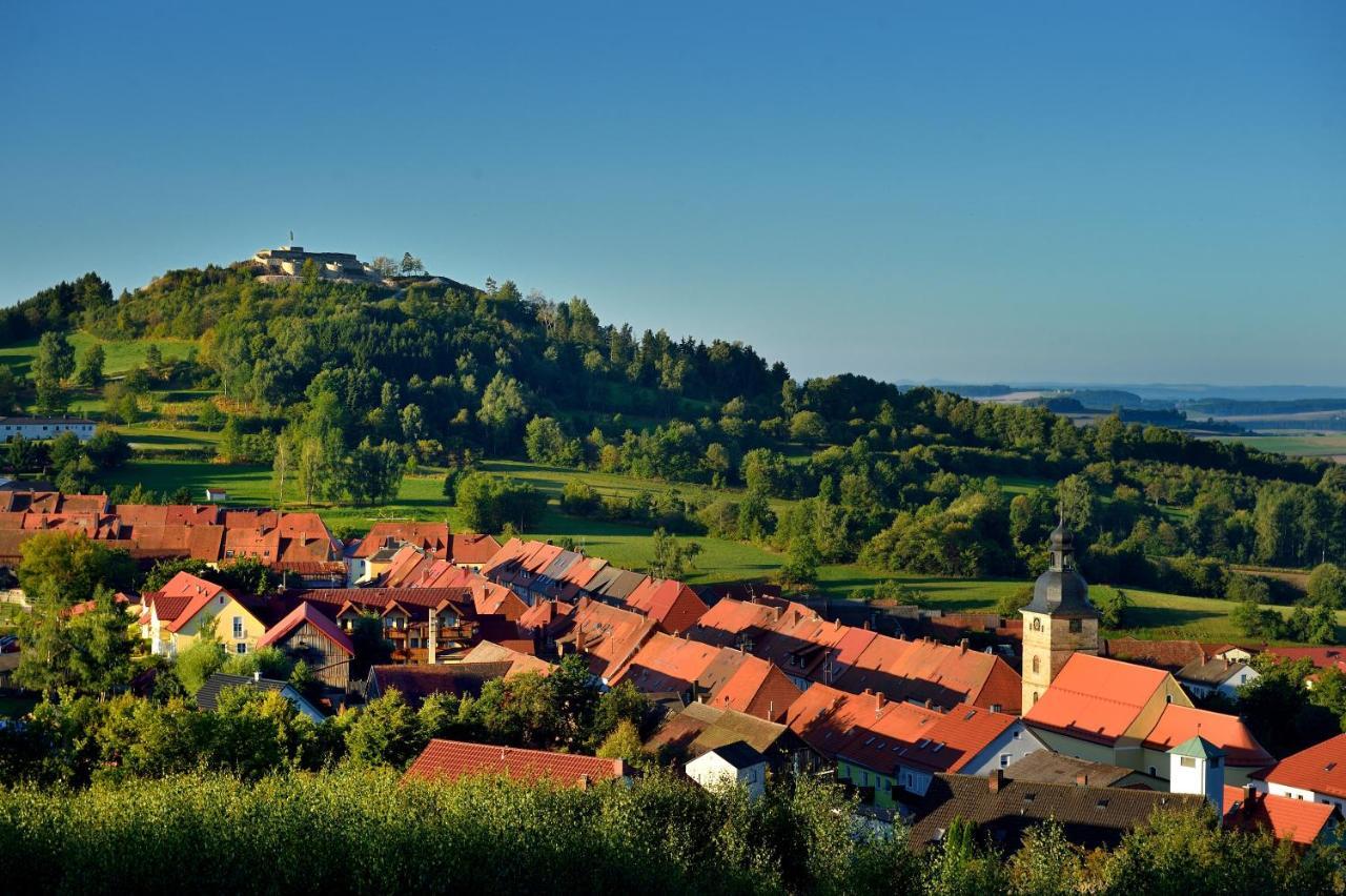 Landgasthof Zum Hirschen Kemnath Экстерьер фото